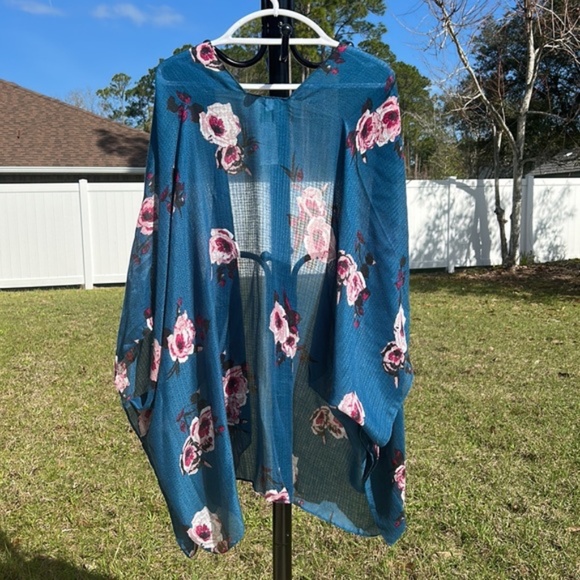 New Lane Bryant ONE SIZE floral overpiece - Picture 3 of 11